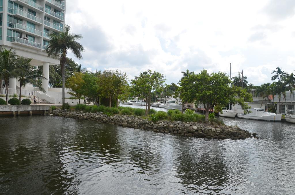 Riviera Apartments At Marina & Tower Miami Exterior foto